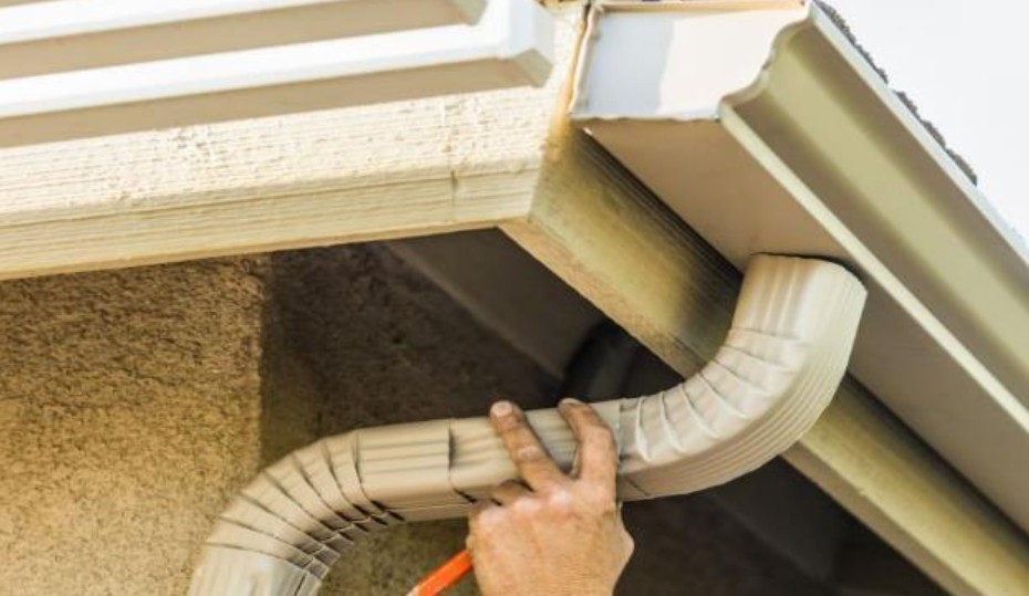 How a Professional Gutter Repair Service Extends the Life of Your Roofing and Foundation